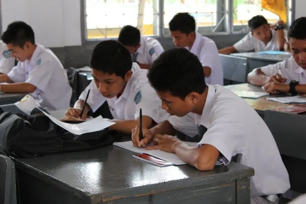 10 Tipe Teman 'Terjahanam' Semasa Sekolah. Ngeselin, Tapi Pas Udah Pisah Ngangenin! 11