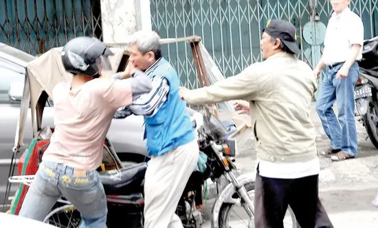 5 Jenis Tontonan Gratis yang Suka Jadi Kerubutan Orang Indonesia. Heran, Pada Doyan Banget Keributan, Ya? 8