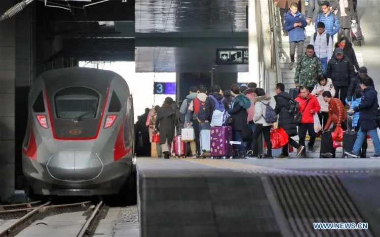 14 Potret Kekacauan di Cina Saat Musim Mudik Jelang Imlek. Miliaran Orang Mudik Bersama-sama! 17