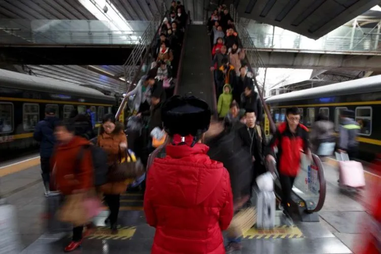 14 Potret Kekacauan di Cina Saat Musim Mudik Jelang Imlek. Miliaran Orang Mudik Bersama-sama! 16