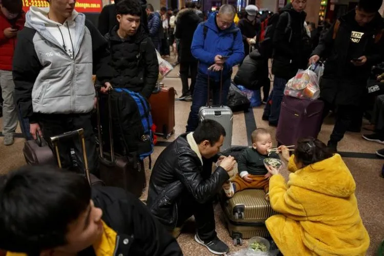 14 Potret Kekacauan di Cina Saat Musim Mudik Jelang Imlek. Miliaran Orang Mudik Bersama-sama! 26