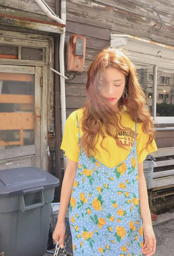 9 Ide Padu Padan Dress dan Kaus Ala Eonni Korea. Pas Buat Nongkrong Cantik Kayak di K-Drama 14