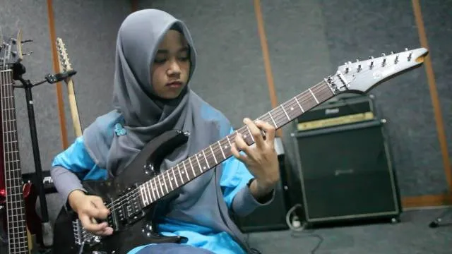 10 Tipe Teman 'Terjahanam' Semasa Sekolah. Ngeselin, Tapi Pas Udah Pisah Ngangenin! 19