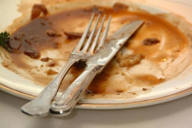 Tata Cara Makan Steak dengan Pisau dan Garpu yang Baik dan Benar 16 cara makan steak yang benar