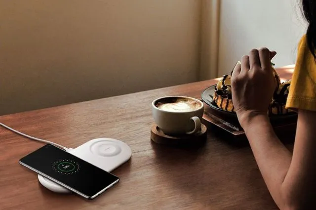 Samsung Galaxy S10: Digenggam Keren, Aksinya Bikin Paten 11