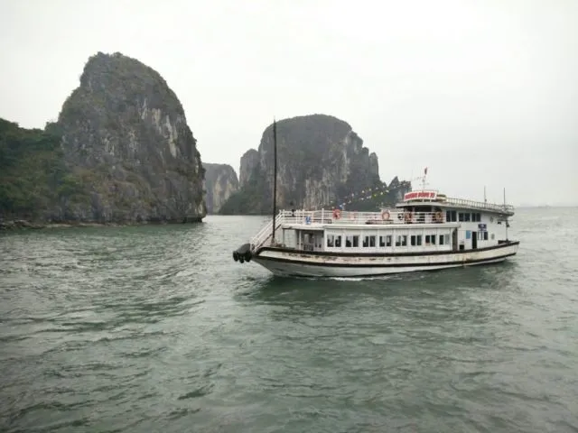 Panduan Backpacker ke Halong Bay, Vietnam. Budgetnya Murah dan Pemandangannya Spektakuler! 8