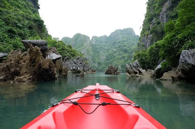Panduan Backpacker ke Halong Bay, Vietnam. Budgetnya Murah dan Pemandangannya Spektakuler! 9