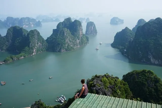 Panduan Backpacker ke Halong Bay, Vietnam. Budgetnya Murah dan Pemandangannya Spektakuler! 10