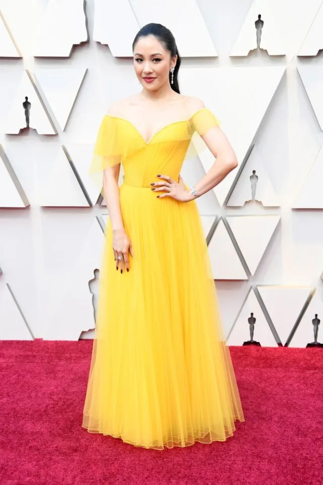 12+ Gaun Tercetar di Gelaran Akbar Piala Oscar 2019. Siapa yang Paling Spektakuler Tahun Ini? 16
