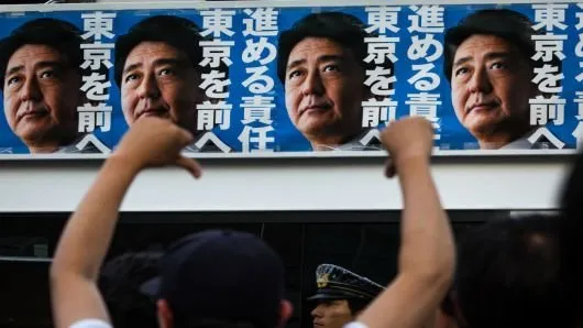 13 Kampanye Politik Unik Jepang. Dari Pakai Poster Begini, Sampai Tempel Brosur di Punggung Anjing 23