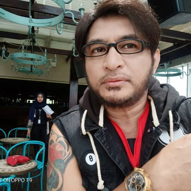 Wujudkan Keinginan Lama, Jeremy Teti Rombak Penampilan. Om Presenter Katanya Ingin Tampil Lebih Liar 9