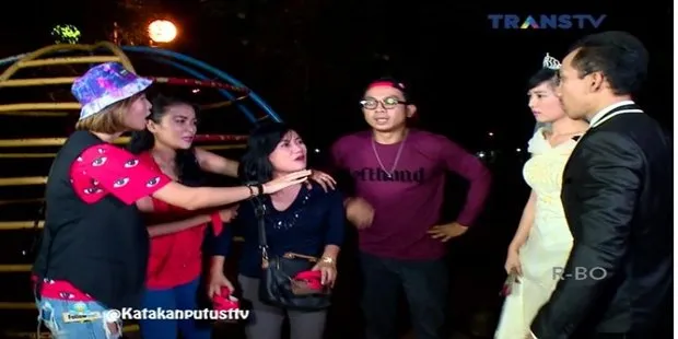 5 Jenis Tontonan Gratis yang Suka Jadi Kerubutan Orang Indonesia. Heran, Pada Doyan Banget Keributan, Ya? 6