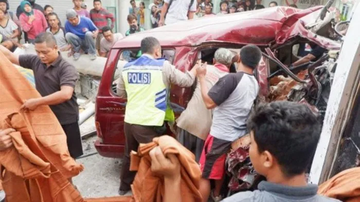5 Jenis Tontonan Gratis yang Suka Jadi Kerubutan Orang Indonesia. Heran, Pada Doyan Banget Keributan, Ya? 7
