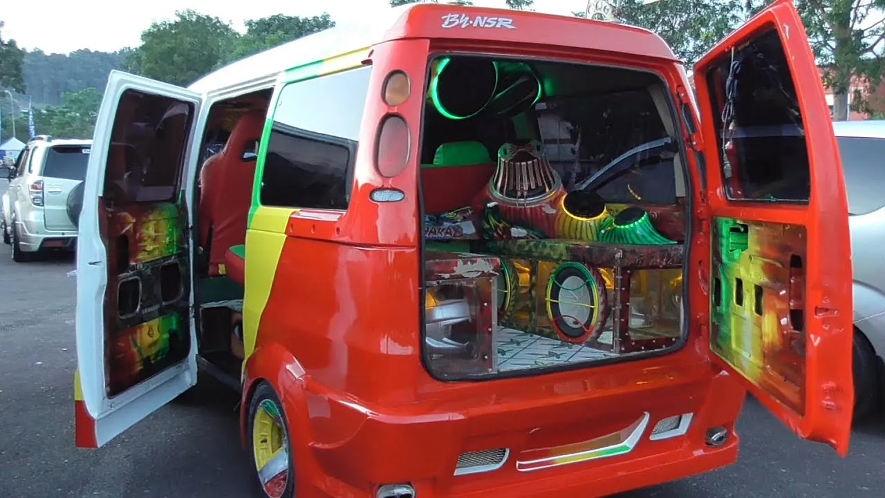 Serasa Piknik, Coba deh Naik Angkot Lagi dan Temukan 12 Fitur Uniknya Seperti ini. Asyik Banget! 20