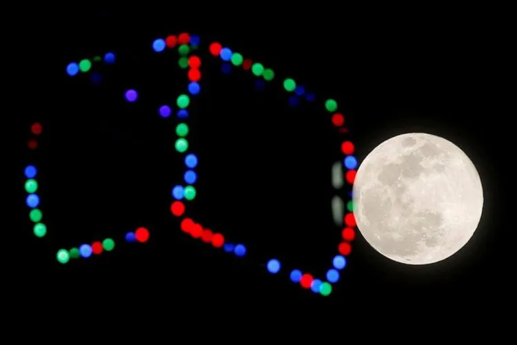 13 Penampakan Supermoon di Berbagai Negara. Supermoon Kemarin Itu yang Terbesar Sampai Tahun 2026 Lo 15