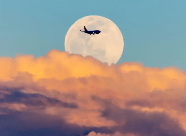 13 Penampakan Supermoon di Berbagai Negara. Supermoon Kemarin Itu yang Terbesar Sampai Tahun 2026 Lo 23