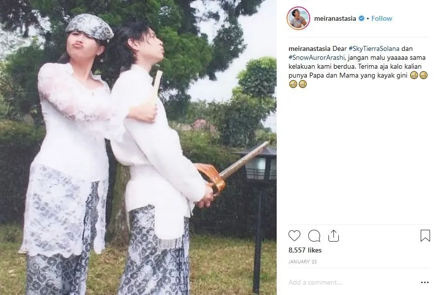 Menilik Hubungan Ernest Prakasa dan Istrinya; Nggak Jaim Meski Sering 'Buka Aib'. Bisa Ditiru Nih! 4