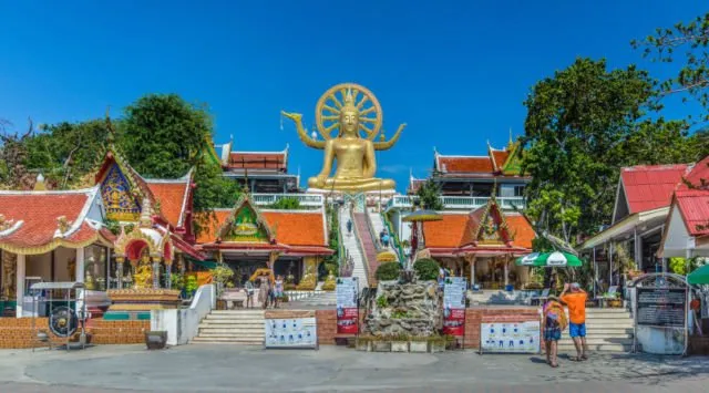 7 Destinasi yang Jadi Tongkrongan Bule di Thailand. Pasir Putih Berpadu Pemandangan Spektakuler! 9