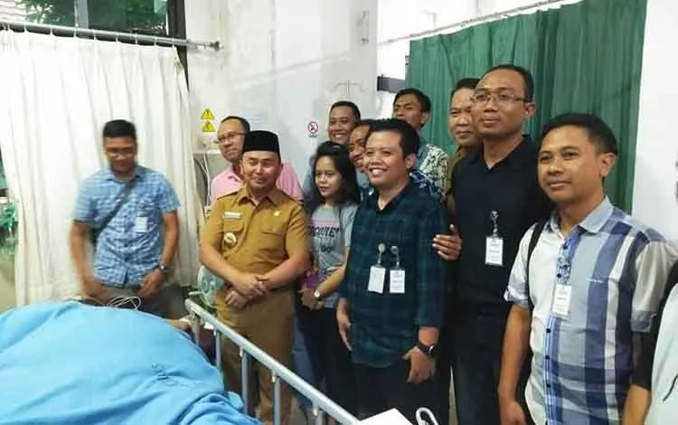 5 Kabar Terbaru Titi Wati Pasca Operasi. Beratnya Mulai Turun, Bisa Bangun dan Duduk Sendiri 9