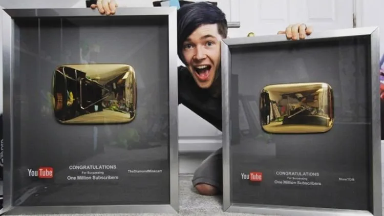 4 Kasta Piagam Youtube Play Button yang Sering Dipamerkan Youtuber, Mulai Silver sampai Ruby 6