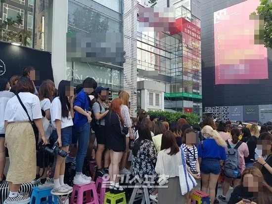 13 Aksi Saeseng atau Fans Garis Keras Korea yang Bikin Merinding. Sumpah Ngeri Banget! 13