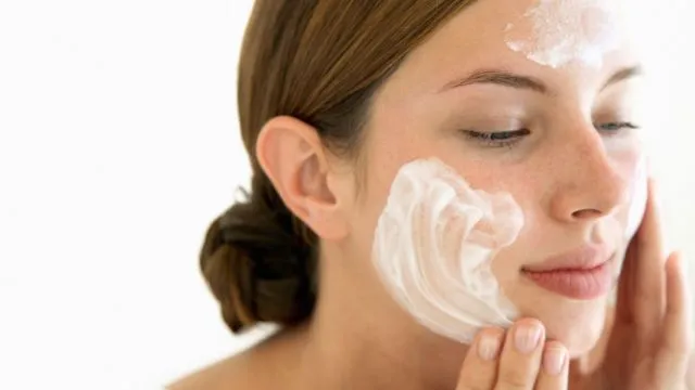 8 Kesalahan Cuci Muka ini Bukannya Bikin Bersih, Tapi Malah Jerawatan 16 kesalahan cuci muka