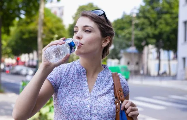 7 Kebiasaan ini Bisa Bikin Kulit Kering, Hati-Hati! 12