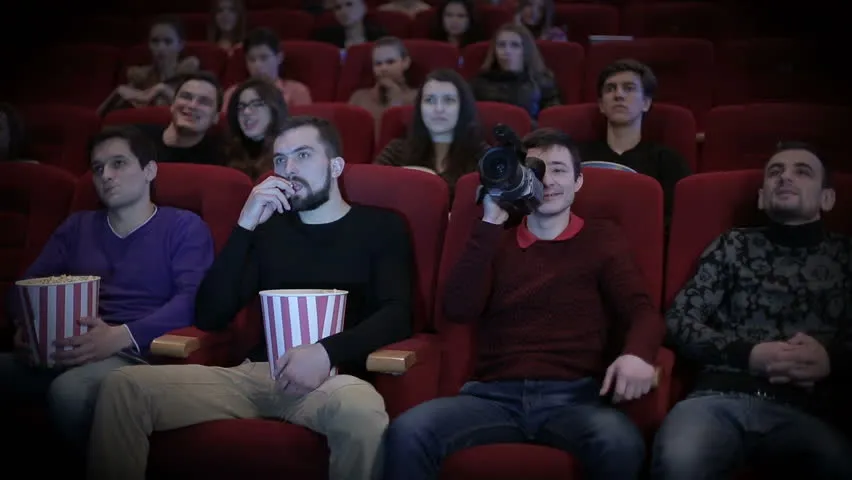 8 Tipe Penonton Film di Indonesia. Mulai yang Antusias Kebangetan Sampai yang Cuma Demen Artisnya 16