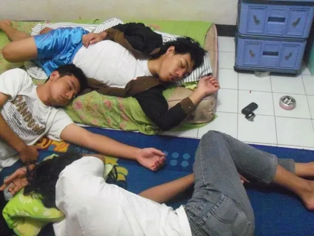 8 Hal yang Dirasakan Anak Rantau Saat Malam Pertama di Kota Orang. Sendu-Sendu Kocak Gimana Gitu 16