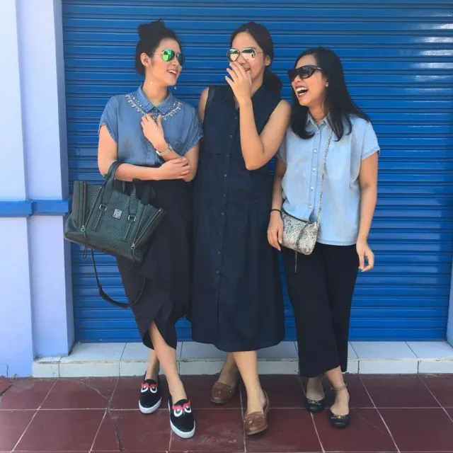 10 Ide Padu Padan Busana Santai Berbahan Chambray 20
