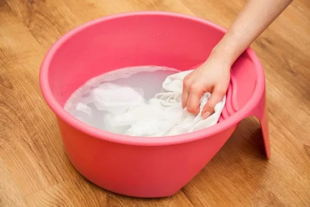 Jangan Bersihkan 7 Barang ini dengan Cuka. Bukannya Kinclong, Justru Bisa Aus dan Rusak 11