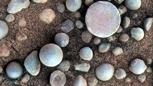 17 Foto Asli Mars yang Diambil dari Jarak Dekat. Hadiah Terakhir Penjelajah Opportunity bagi Manusia 35
