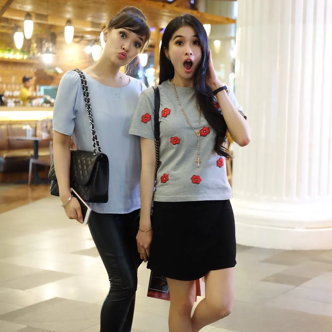 Potret Keakraban Yuanita Christiani dan Sandra Dewi; Bukan Persahabatan Kaleng-Kaleng! 15