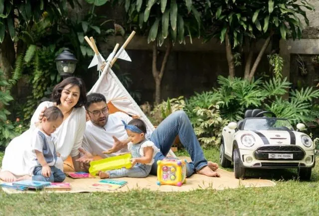8 Seleb Ini Punya Anak Kembar yang Lucunya Nggak Nahan. Pengen Punya Juga Deh! 10