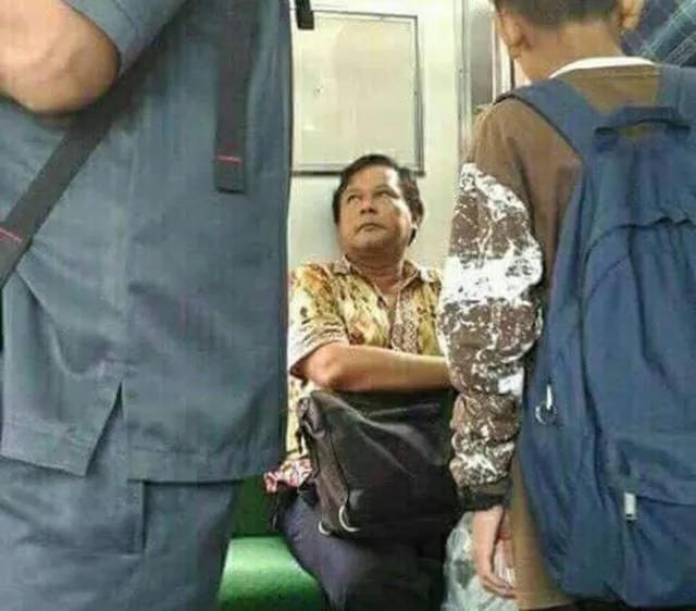 9+ Tokoh Politik Kondang ini Ternyata Punya Kembaran. Nggak Ada Ikatan Darah, Tapi Dibilang Mirip 24