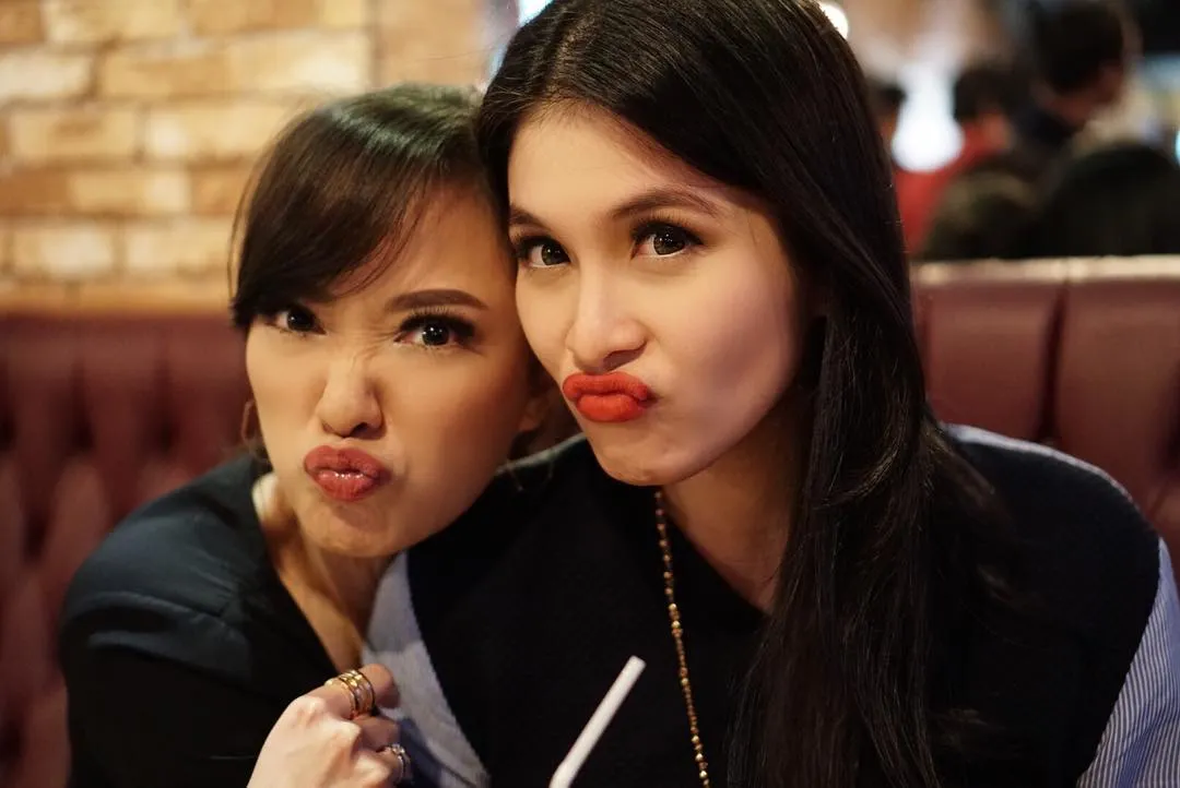 Potret Keakraban Yuanita Christiani dan Sandra Dewi; Bukan Persahabatan Kaleng-Kaleng!