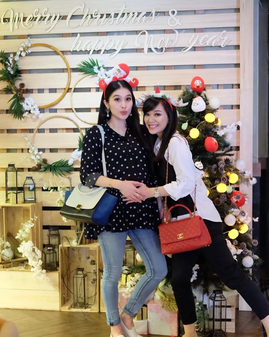 Potret Keakraban Yuanita Christiani dan Sandra Dewi; Bukan Persahabatan Kaleng-Kaleng! 22