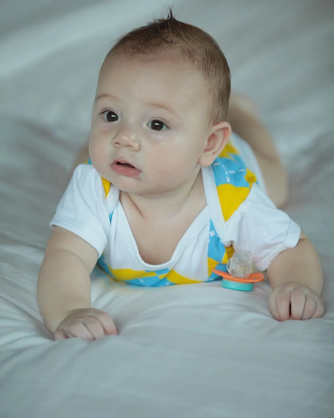 12 Potret Lucio, Putra Stefan William dan Celine yang Mukanya Bule Abis. Cute Overload! 16