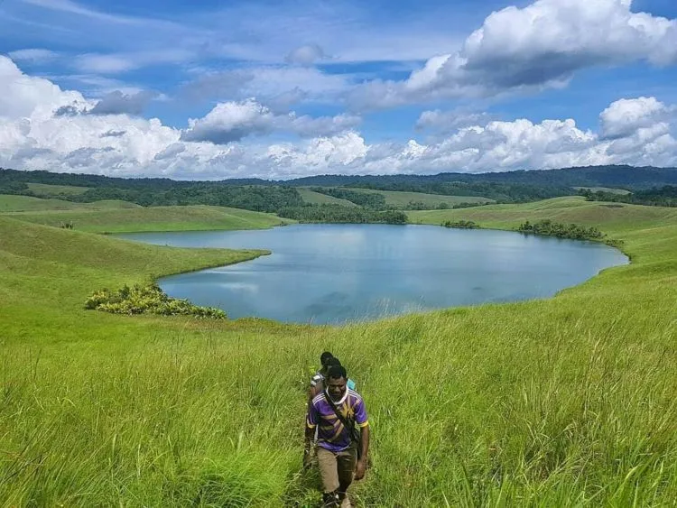 Danau Love, Destinasi Hits dan Instagramable di Papua. Cocok Dikunjungi Bersama Pasangan Tercinta! 11