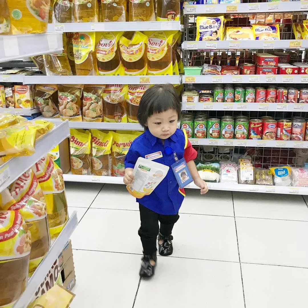 10 OOTD Lumi, Keponakan Bena Kribo yang Sedari Kecil Udah Ekspresif! Lucu ~ 16