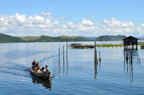 6 Cara Menikmati Danau Sentani di Papua. Jelajahi Danau Ini Bagaikan Liburan New Zealand! 10