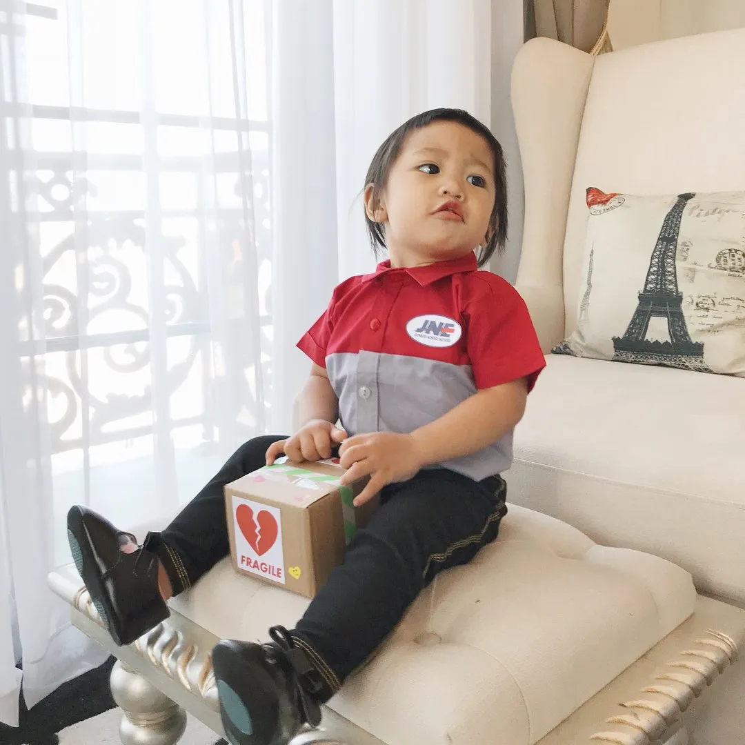 10 OOTD Lumi, Keponakan Bena Kribo yang Sedari Kecil Udah Ekspresif! Lucu ~ 14