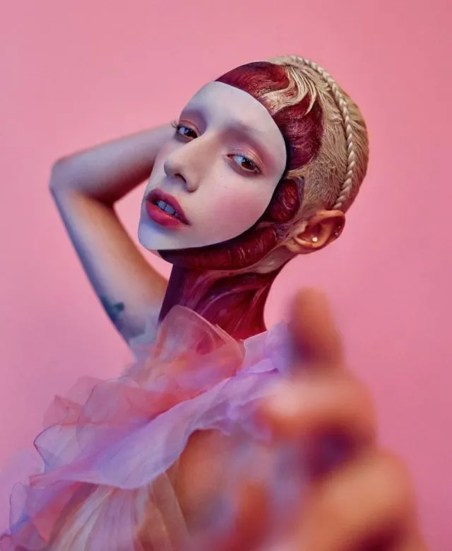14 Dandanan Ilusi Optik Ala Make-up Artist @mimles. Membuatmu Bertanya-tanya 'Ini Nyata Nggak Ya?' 18