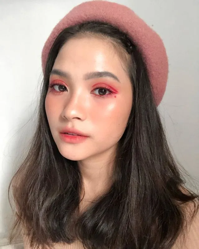 Anti Kusam, 9+ Peach Make-up Look ala Selebgram Ini Bisa Jadi Panutanmu. Bosan kan Merah Muda Melulu 12