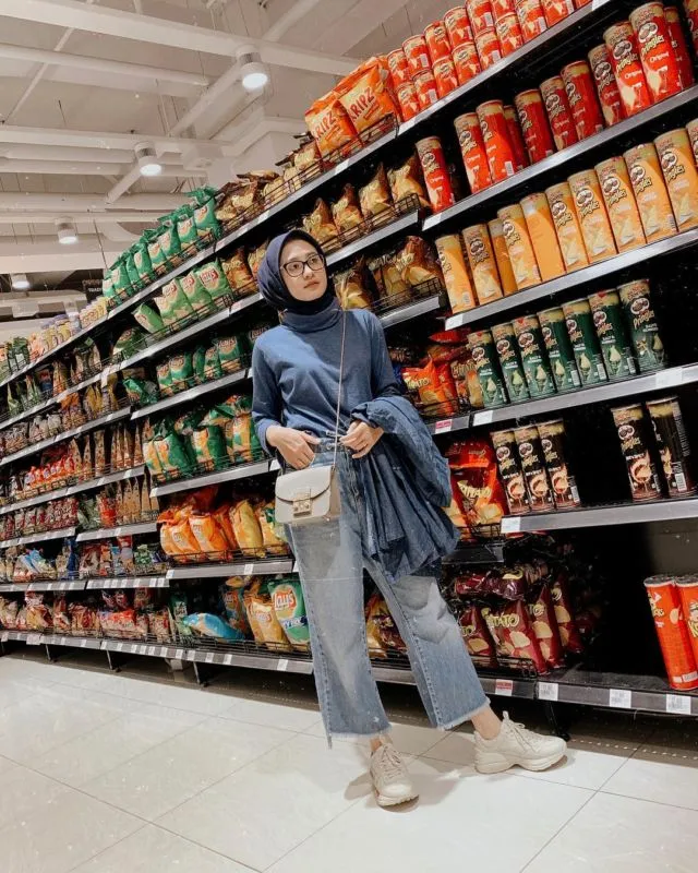 10 Ide Padu Padan Wide Leg Jeans ala Selebgram 13