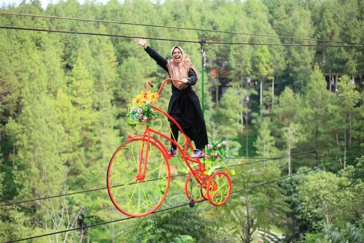 Dago Dream Park, Destinasi Wisata di Bandung dengan Pemandangan Cantik. Spot Foto-Fotonya pun Ciamik! 9