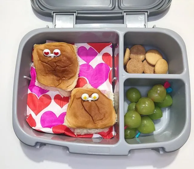 Lihat Bentuknya, Orang Tua Milenial Pasti Pengen Bisa Bikin 10 Bekal Unik Begini buat Anaknya 13