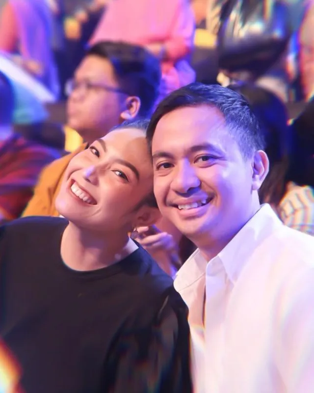 Tak Butuh Pacaran Lama, 8 Artis Ini Sukses Langgeng Sampai ke Pelaminan. Apa Rahasianya? 10