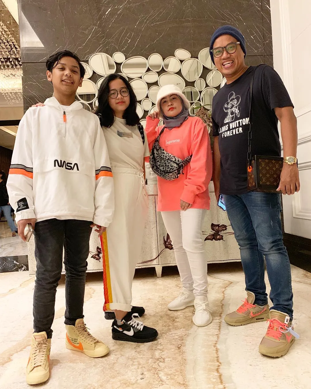 Keluarga Uya Kuya Liburan ke Jepang dan Kompak Pakai Barang Branded. Kece Nggak Menurutmu? 4