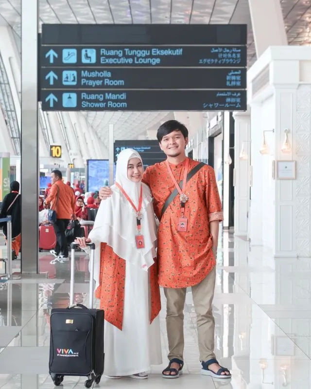 Syahdunya Anisa Rahma dan Anandito Saat Umroh; Pengantin Baru yang Romantis Terus! 7
